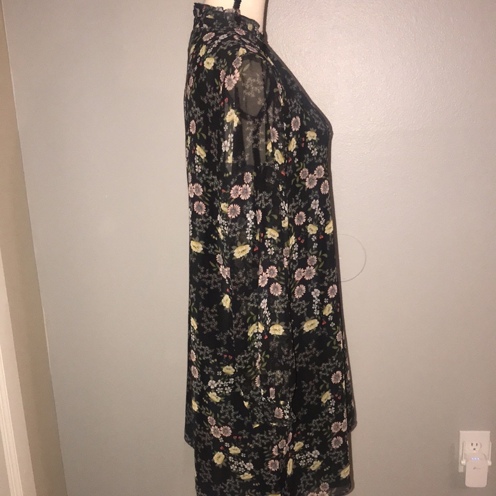 1. STATE Gorgeous Lined  Floral Tunic. - Picture 2 of 7